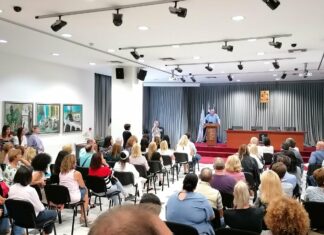 Συνάντηση του Δημάρχου Αμαρουσίου Θ. Αμπατζόγλου και νικητή των εκλογών για την επόμενη Δημαρχιακή θητεία με τους εργαζόμενους του Δήμου