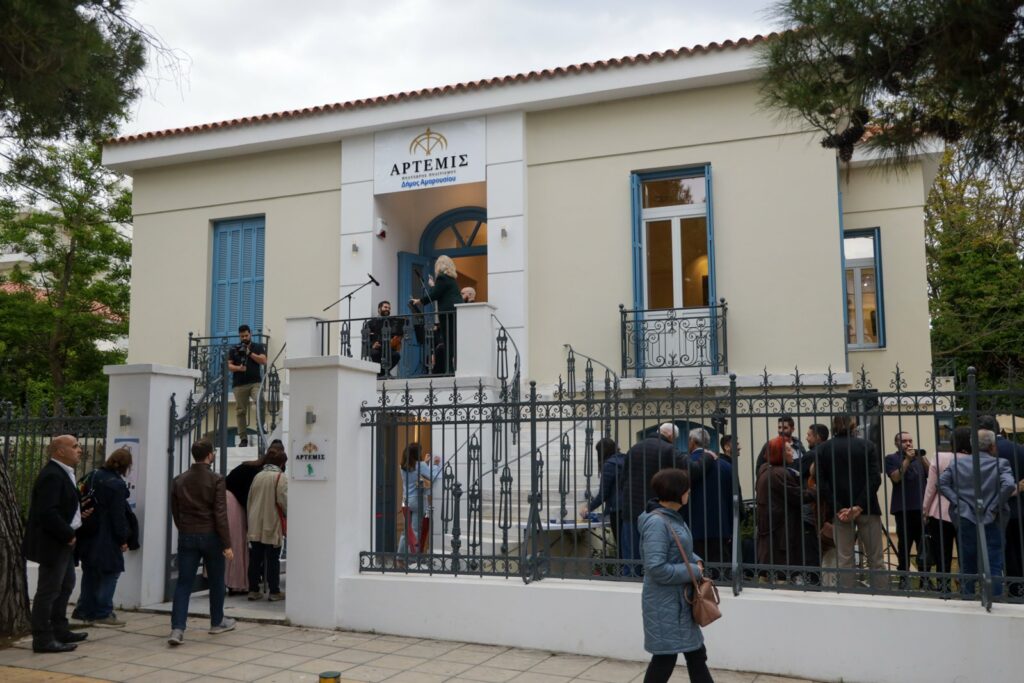 Θερμές ευχαριστίες προς το Δήμαρχο Αμαρουσίου Θ. Αμπατζόγλου από την Λέσχη Ανάγνωσης Αμαρουσίου 4 Θερμές ευχαριστίες προς το Δήμαρχο Αμαρουσίου Θ. Αμπατζόγλου από την Λέσχη Ανάγνωσης Αμαρουσίου