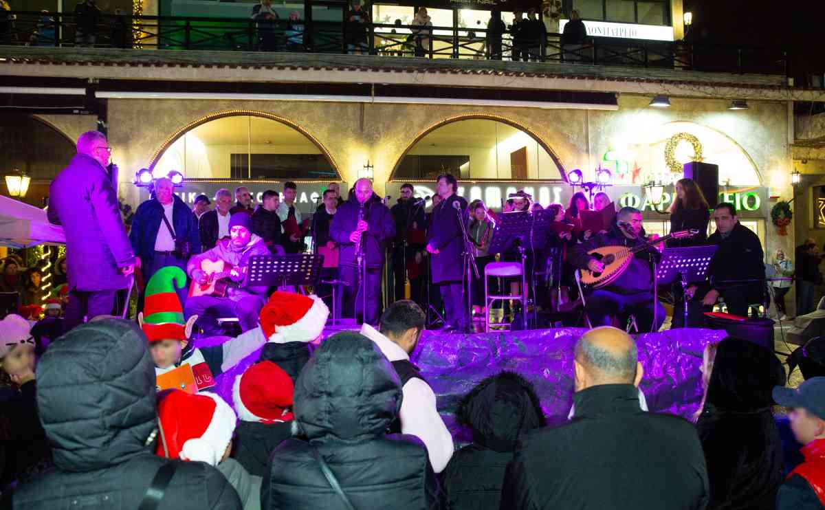 ΧΡΙΣΤΟΥΓΕΝΝΑ ΣΤΗΝ ΚΗΦΙΣΙΑ -ΦΩΤΑΓΩΓΗΣΗ ΧΡΙΣΤΟΥΓΕΝΝΙΑΤΙΚΩΝ ΔΕΝΤΡΩΝ 21 ΧΡΙΣΤΟΥΓΕΝΝΑ ΣΤΗΝ ΚΗΦΙΣΙΑ -ΦΩΤΑΓΩΓΗΣΗ ΧΡΙΣΤΟΥΓΕΝΝΙΑΤΙΚΩΝ ΔΕΝΤΡΩΝ