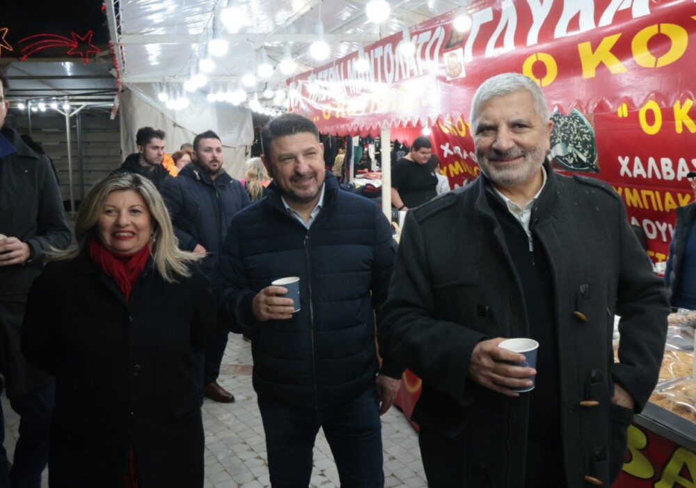 Φωταγωγήθηκε το Χριστουγεννιάτικο Δέντρο της Περιφέρειας Αττικής στο Πεδίον του Άρεως 32 photo-dentro-3-1000x701