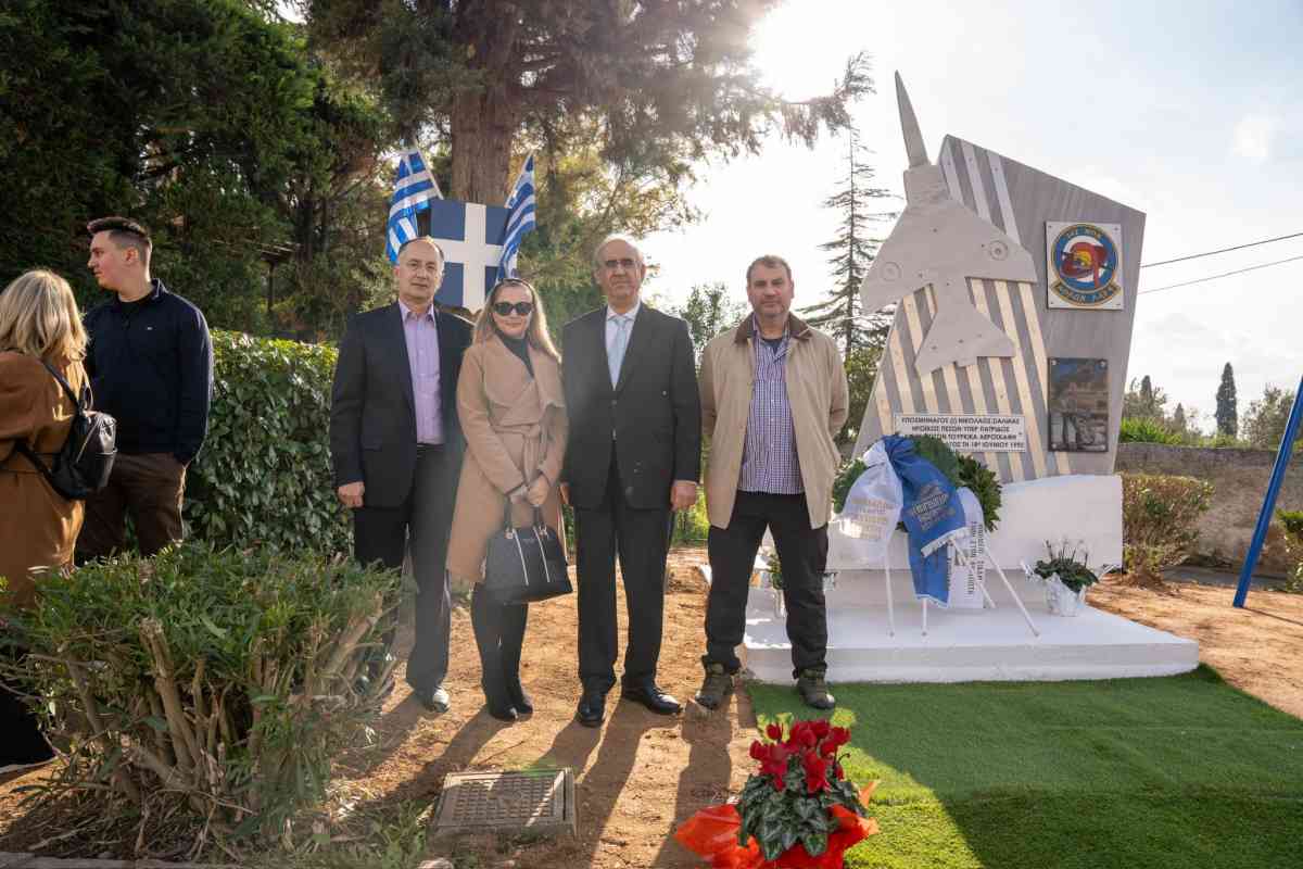 ΑΠΟΚΑΛΥΠΤΗΡΙΑ ΜΝΗΜΕΙΟΥ ΤΟΥ ΥΠΟΣΜΗΝΑΓΟΥ ΝΙΚΟΛΑΟΥ ΣΙΑΛΜΑ