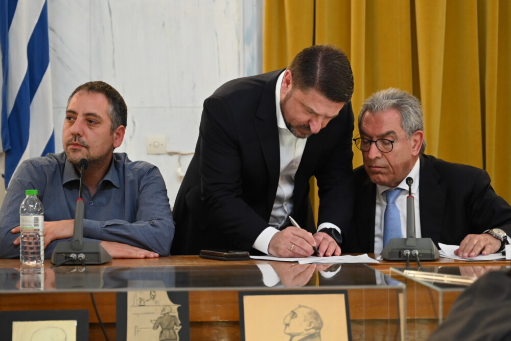 Εξελέγη το νέο Προεδρείο του Περιφερειακού Συμβουλίου Αττικής – Πρόεδρος ο Βασίλειος Καπερνάρος 25 DSC_3930-1000x667