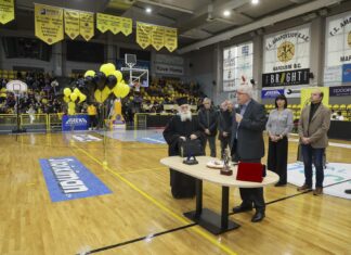 Παρουσία του Δημάρχου Αμαρουσίου Θ. Αμπατζόγλου, ο Γυμναστικός Σύλλογος Αμαρουσίου έκοψε την Πρωτοχρονιάτικη πίτα και βράβευσε αθλητές για την μακροχρόνια προσφορά τους
