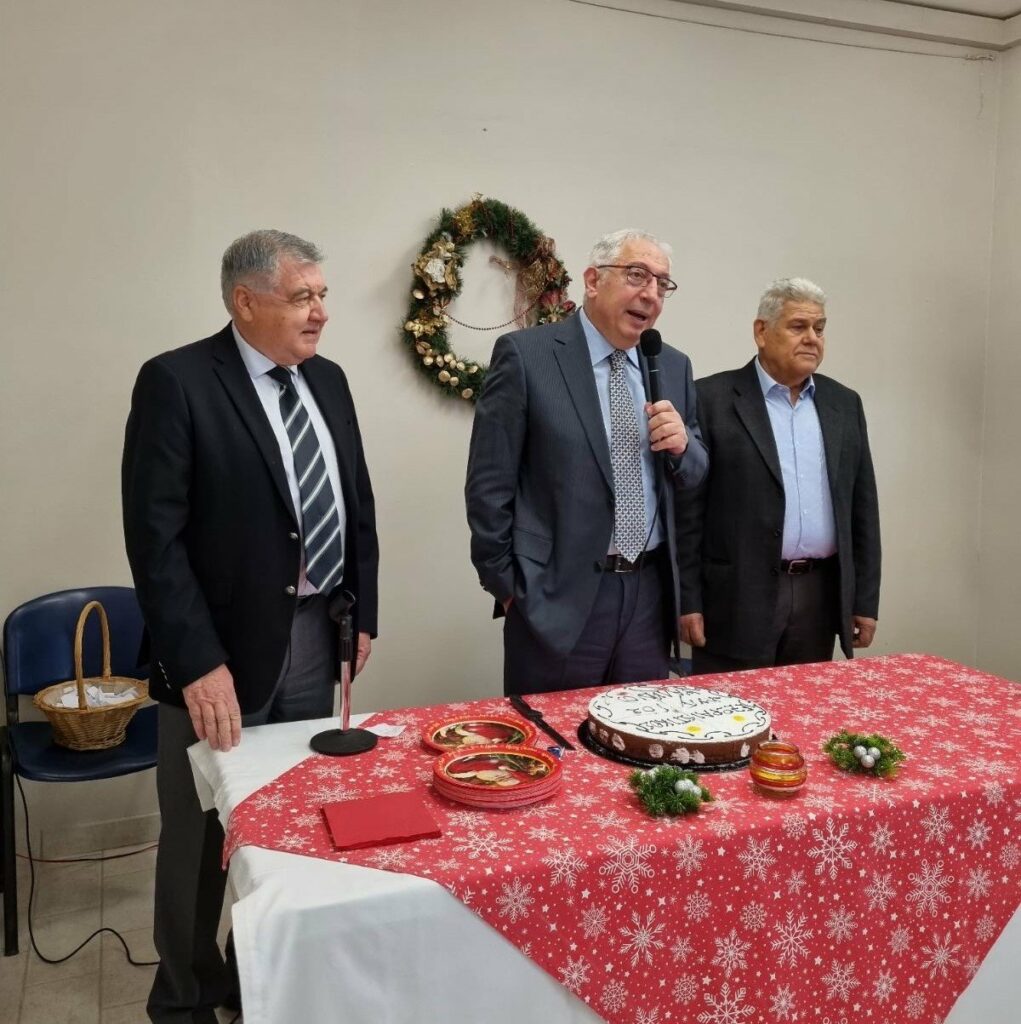 Στην κοπή Πρωτοχρονιάτικης Πίτας του Συλλόγου Ψαλιδίου «Η Ζωοδόχος Πηγή» παρέστη ο Δήμαρχος Αμαρουσίου Θ. Αμπατζόγλου 4 Στην κοπή Πρωτοχρονιάτικης Πίτας του Συλλόγου Ψαλιδίου «Η Ζωοδόχος Πηγή» παρέστη ο Δήμαρχος Αμαρουσίου Θ. Αμπατζόγλου
