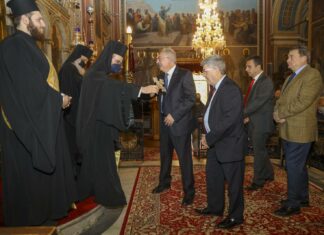 Στην Πρωτοχρονιάτικη δοξολογία του Μητροπολιτικού Ναού Κοιμήσεως της Θεοτόκου, ο Δήμαρχος Αμαρουσίου Θεόδωρος Αμπατζόγλου