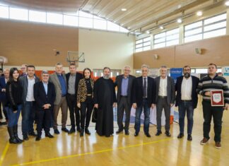 Στην εορταστική εκδήλωση του Αθλητικού Σωματείου «Νίκη Αμαρουσίου» για την κοπή της Πρωτοχρονιάτικης πίτας παρέστη ο Δήμαρχος Αμαρουσίου Θ. Αμπατζόγλου