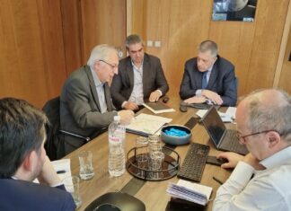 Συνάντηση του Δημάρχου Αμαρουσίου Θεόδωρου Αμπατζόγλου και των Δημάρχων – Εκπροσώπων τριών όμορων Δήμων με τον Υφυπουργό Υποδομών Νίκο Ταχιάο για την επέκταση της Λεωφόρου Κύμης