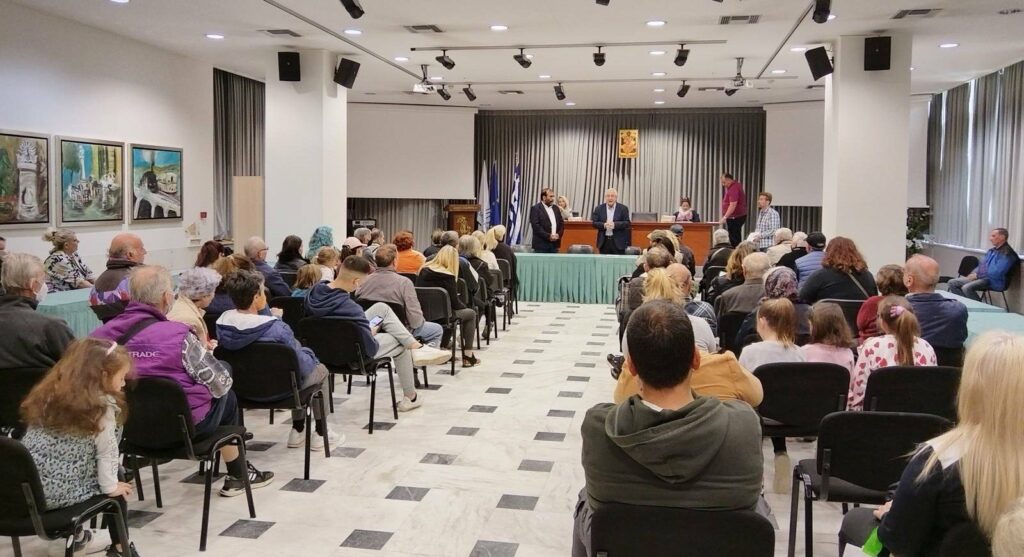 255 διατακτικές επιταγές για το Πάσχα παρέδωσε ο Δήμαρχος Αμαρουσίου Θ. Αμπατζόγλου σε κοινωνικά και οικονομικά ευπαθείς Μαρουσιώτες 4 255 διατακτικές επιταγές για το Πάσχα παρέδωσε ο Δήμαρχος Αμαρουσίου Θ. Αμπατζόγλου σε κοινωνικά και οικονομικά ευπαθείς Μαρουσιώτες