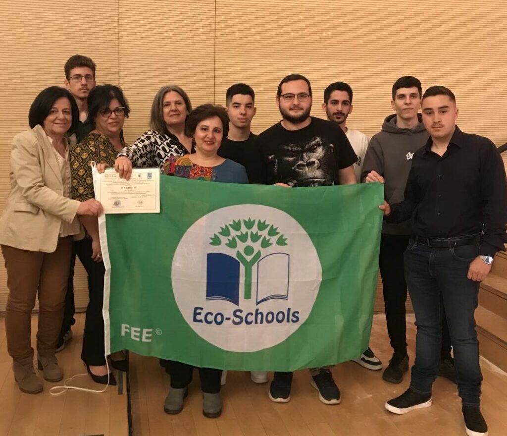 Διεθνής διάκριση του 3ου ΕΠΑ.Λ Χαλανδρίου για τις οικολογικές του δράσεις 4 Διεθνής διάκριση του 3ου ΕΠΑ.Λ Χαλανδρίου για τις οικολογικές του δράσεις