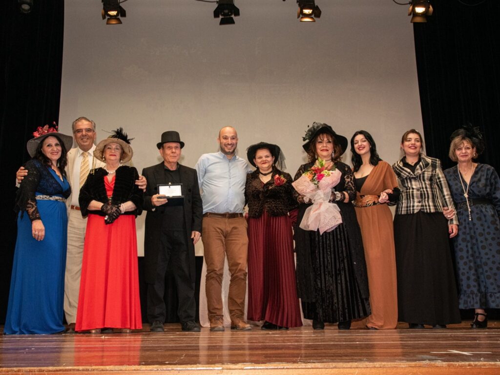 Εντυπωσίασε η πρεμιέρα της θεατρικής ομάδας του π. ΚΟΙΠΑΠ! 8 Εντυπωσίασε η πρεμιέρα της θεατρικής ομάδας του π. ΚΟΙΠΑΠ!