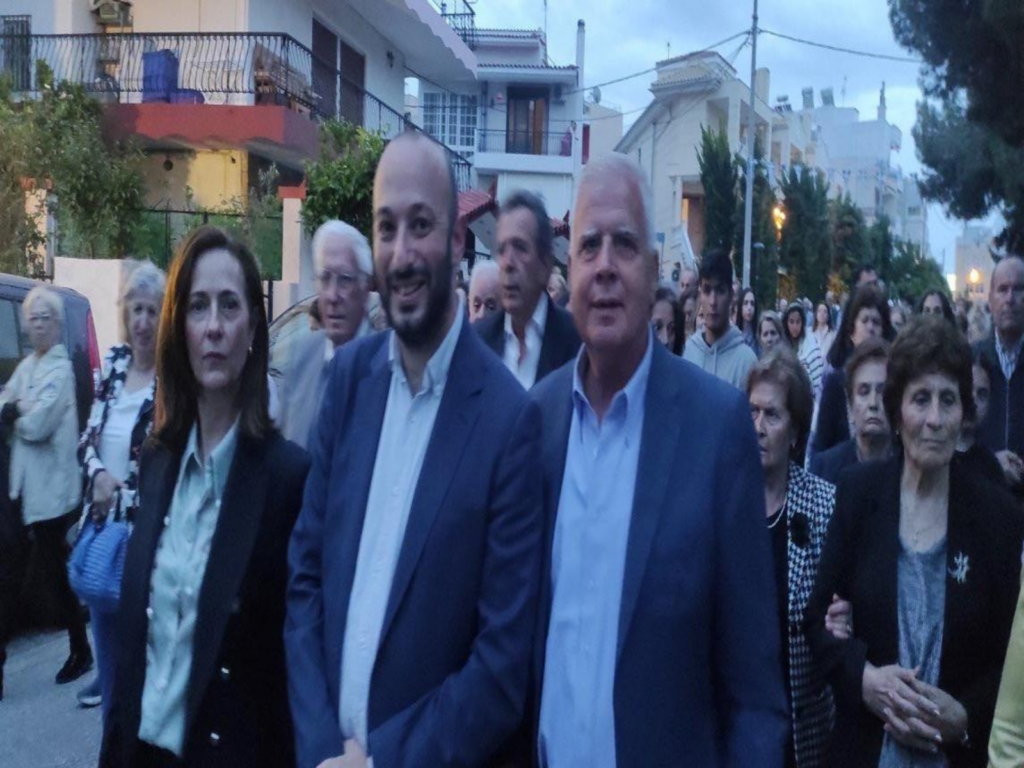 Παρόντες στην λιτανεία της ιεράς εικόνας της ζωοδόχου πηγής
