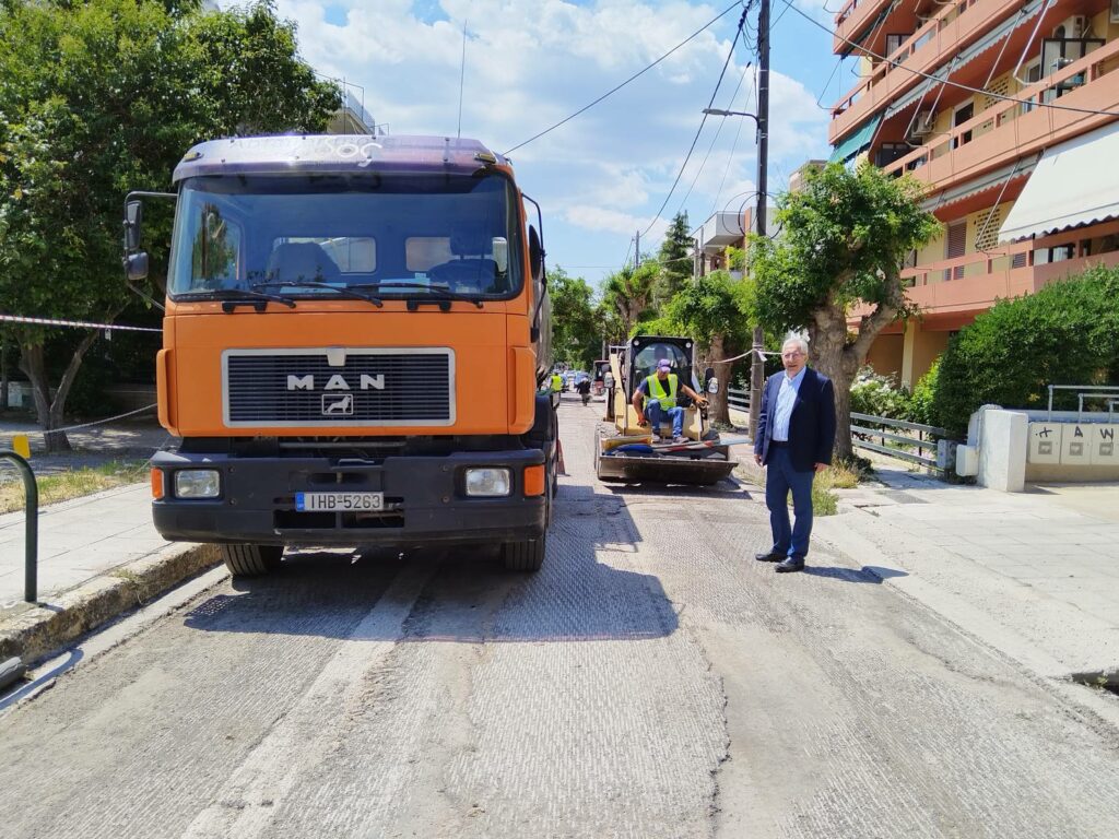 Σε εξέλιξη το μεγάλο έργο ανακατασκευής και συντήρησης οδών του Αμαρουσίου – Αυτοψία του Δημάρχου Θ. Αμπατζόγλου 4 Σε εξέλιξη το μεγάλο έργο ανακατασκευής και συντήρησης οδών του Αμαρουσίου – Αυτοψία του Δημάρχου Θ. Αμπατζόγλου