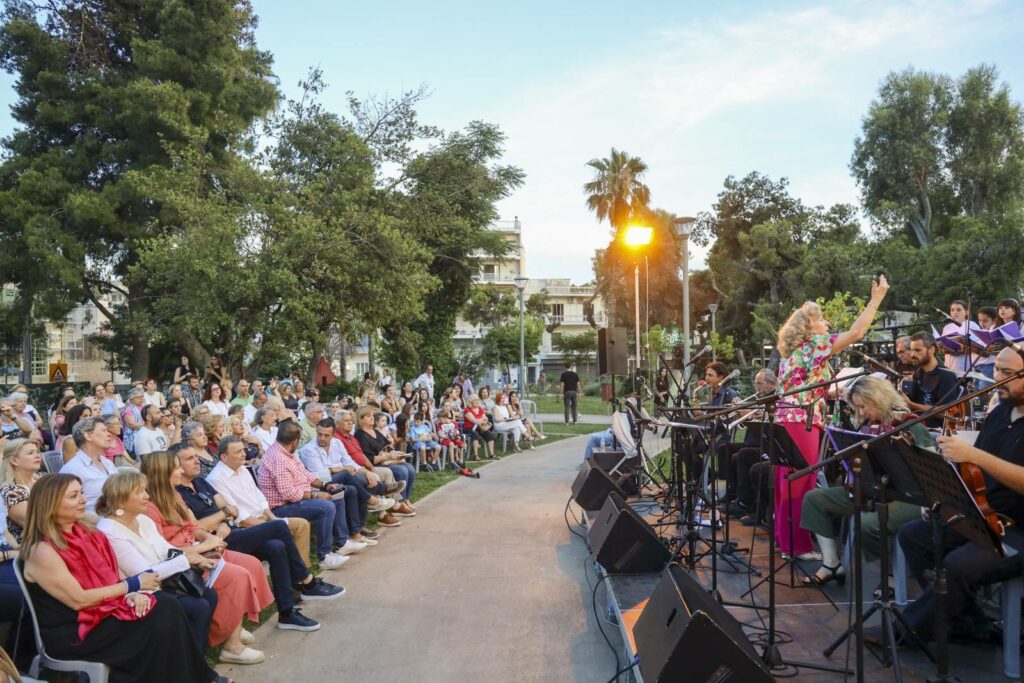 Λήξη της φετινής χρονιάς για τη Μοντέρνα Ορχήστρα και τη Χορωδία του Δημοτικού Ωδείου Αμαρουσίου με μια συναυλία που ταξίδεψε μουσικά τους θεατές στο χθες και το σήμερα