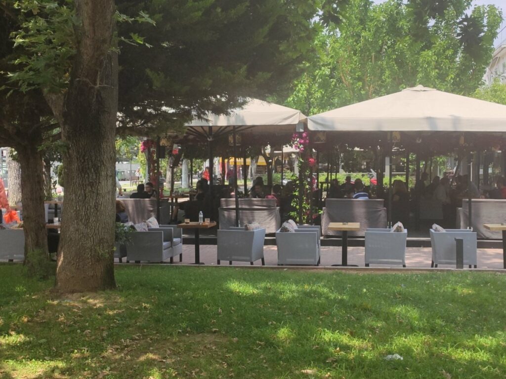 Περισσότερες ελεύθερες διαδρομές – απλούστερες διαδικασίες αδειοδότησης στον νέο κανονισμό για την εμπορική δραστηριότητα του Δήμου Ηρακλείου Αττικής 3 Περισσότερες ελεύθερες διαδρομές – απλούστερες διαδικασίες αδειοδότησης στον νέο κανονισμό για την εμπορική δραστηριότητα του Δήμου Ηρακλείου Αττικής