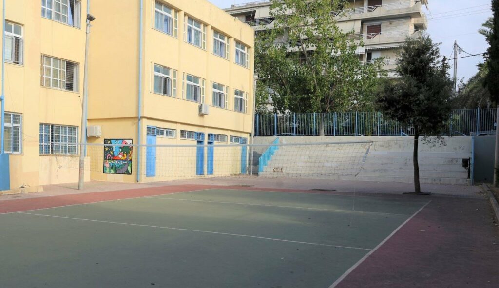 Συνεχίζεται η αναστολή λειτουργίας των Νηπιαγωγείων και Δημοτικών Σχολείων στο Δήμο Αμαρουσίου για την Πέμπτη 13 Ιουνίου λόγω καύσωνα, με απόφαση του Δημάρχου Θεόδωρου Αμπατζόγλου