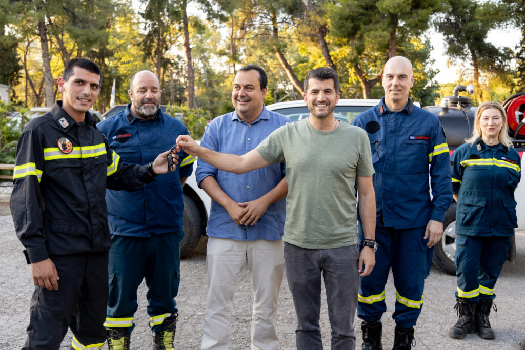 Ο Δήμος ενίσχυσε με ένα ακόμη πυροσβεστικό όχημα τον στόλο της Ο.Ε.Δ.Δ. 3 Ο Δήμος ενίσχυσε με ένα ακόμη πυροσβεστικό όχημα τον στόλο της Ο.Ε.Δ.Δ.