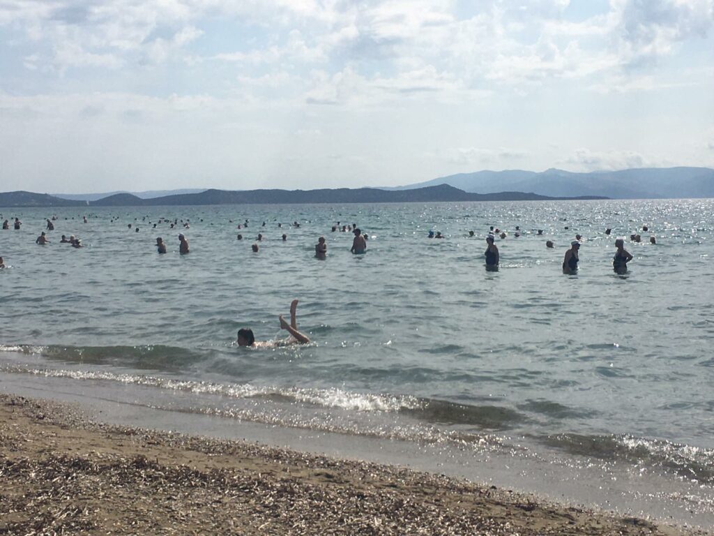 Ολοκληρώθηκαν τα δωρεάν θαλάσσια μπάνια για τα μέλη των ΚΑΠΗ του Δήμου 3 Ολοκληρώθηκαν τα δωρεάν θαλάσσια μπάνια για τα μέλη των ΚΑΠΗ του Δήμου
