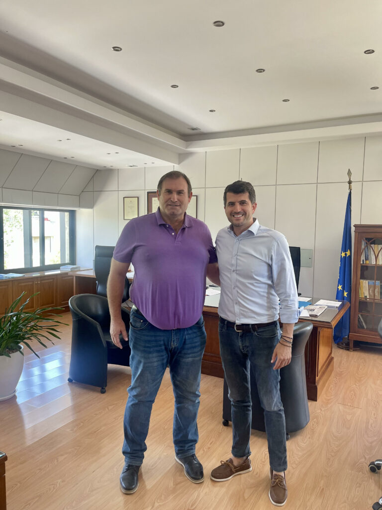 Συνάντηση του Δημάρχου Κηφισιάς με τον Αντιδήμαρχο Καλαμάτας για το κληροδότημα «Αικατερίνης Χανδρινού». 3 Συνάντηση του Δημάρχου Κηφισιάς με τον Αντιδήμαρχο Καλαμάτας για το κληροδότημα «Αικατερίνης Χανδρινού».