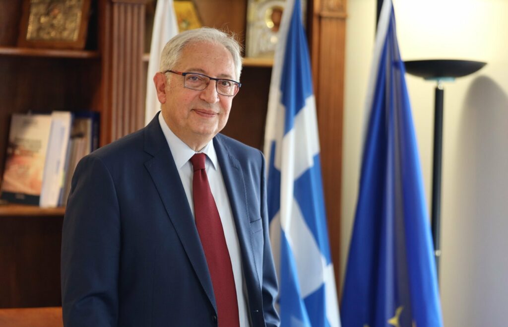 Επί διοίκησης Δημάρχου Θεόδωρου Αμπατζόγλου, ο Δήμος και οι Δημότες Αμαρουσίου απαλλάσσονται από ακόμη ένα δάνειο πολλών εκατομμυρίων ευρώ 4 Επί διοίκησης Δημάρχου Θεόδωρου Αμπατζόγλου, ο Δήμος και οι Δημότες Αμαρουσίου απαλλάσσονται από ακόμη ένα δάνειο πολλών εκατομμυρίων ευρώ
