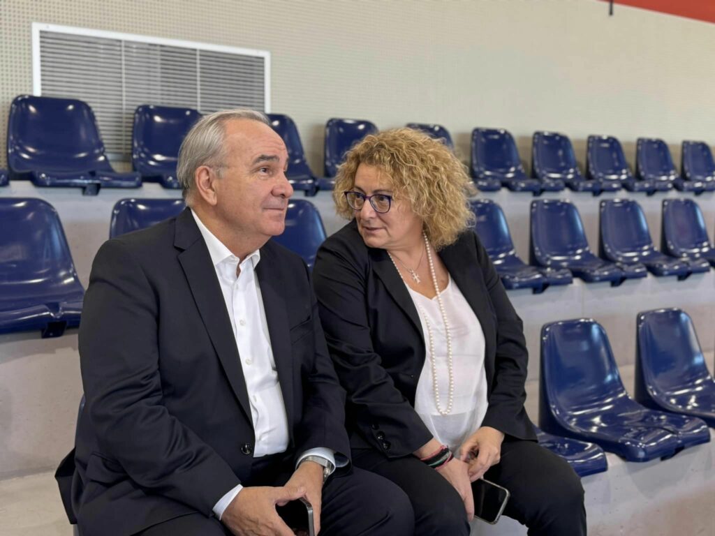 Επίσκεψη του Αναπληρωτή Υπουργού Οικονομίας & Οικονομικών στη Δημοτική Κοινότητα Πεντέλης 3 Επίσκεψη του Αναπληρωτή Υπουργού Οικονομίας & Οικονομικών στη Δημοτική Κοινότητα Πεντέλης