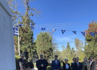 Με την κατάθεση στεφάνων σε Εκάλη, Ν. Ερυθραία άρχισαν οι εορταστικές εκδηλώσεις του Δήμου για την 28η Οκτωβρίου