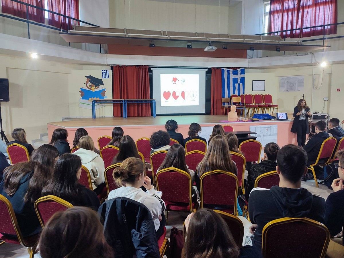 Το ΚΕΠ Υγείας του Δήμου πραγματοποίησε σεμινάριο Πρώτων Βοηθειών στο Αναξαγόρειο Λύκειο Ν. Ερυθραίας 6 Alt