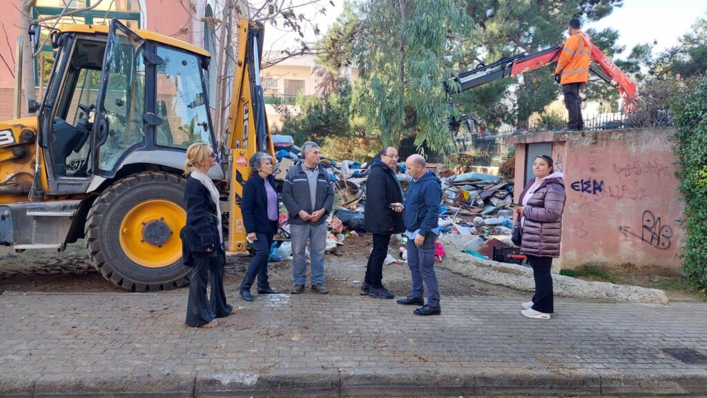 Επιχείρηση "σκούπα" της Υπηρεσίας Καθαριότητας του Δήμου στην Κάτω Κηφισιά 3 Επιχείρηση "σκούπα" της Υπηρεσίας Καθαριότητας του Δήμου στην Κάτω Κηφισιά