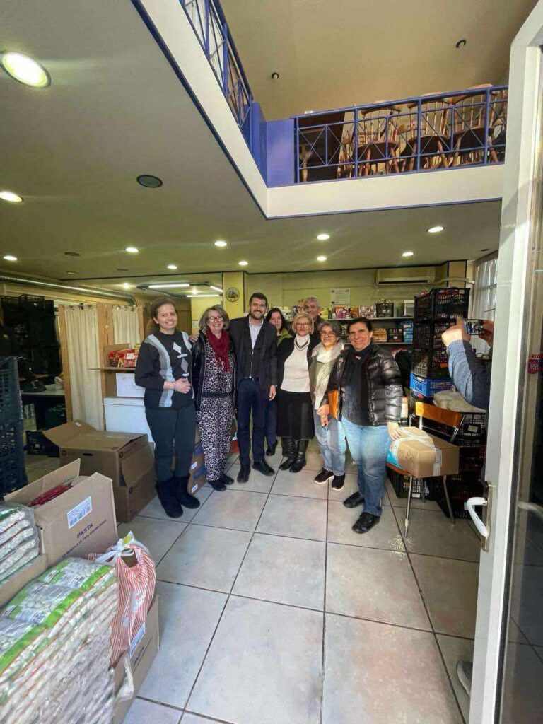 Επισκέψεις Δημάρχου για ανταλλαγές ευχών σε Νέα Ερυθραία, Κοινωνικό Παντοπωλείο και Κοινωνικές Υπηρεσίες