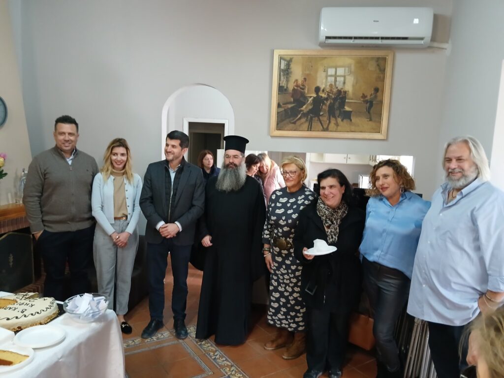 Σε εορταστική ατμόσφαιρα έκοψαν τις Πρωτοχρονιάτικες πίτες τα ΚΑΠΗ του Δήμου 3 Σε εορταστική ατμόσφαιρα έκοψαν τις Πρωτοχρονιάτικες πίτες τα ΚΑΠΗ του Δήμου