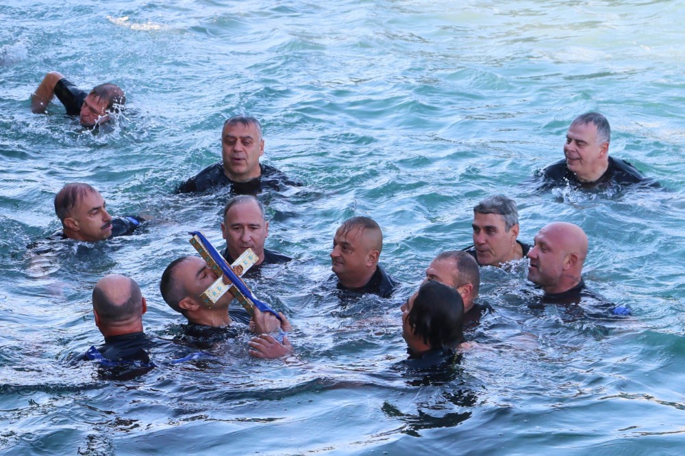 Στον Πειραιά γιόρτασε τα Θεοφάνεια ο Περιφερειάρχης Αττικής 32 efefcc41-220f-43e3-b9b1-889b58367e93-1000x667