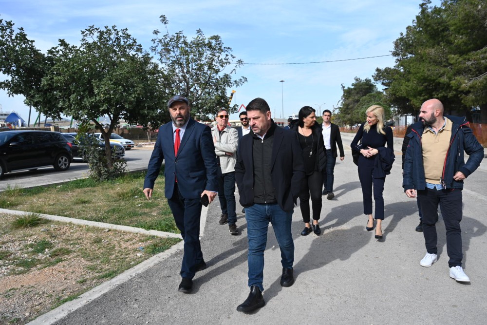Νίκος Χαρδαλιάς από το Πέραμα: «Αυτό που έχει σημασία είναι να βρισκόμαστε στις γειτονιές και όχι στα γραφεία μας» 33 DSC_1905-1000x667