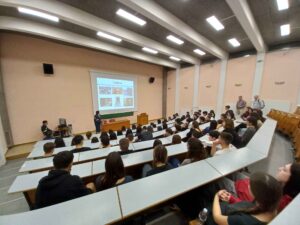 Παρουσίαση του έργου των Εθελοντών Πολιτικής Προστασίας του Δήμου Διονύσου στο Α’ Αρσάκειο Τοσίτσειο Λύκειο Εκάλης