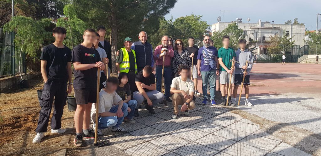 Φύτευση με συμβολισμούς στο Αναξαγόρειο Λύκειο Ν. Ερυθραίας