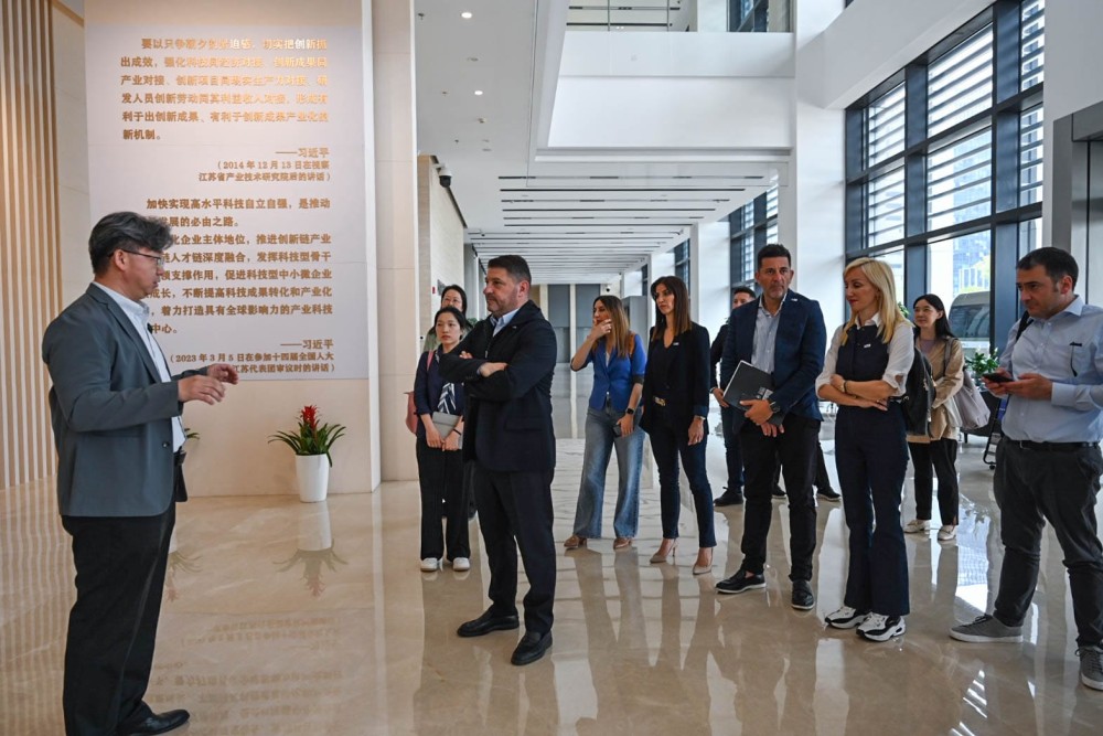 Νίκος Χαρδαλιάς από τη Ζιανγκσού: «Διευρύνουμε το δίκτυο αυτοδιοικητικής συνεργασίας της Αττικής με τα σημαντικότερα οικονομικά κέντρα της Κίνας» 50 IMG-20250528-WA0035-1000x667