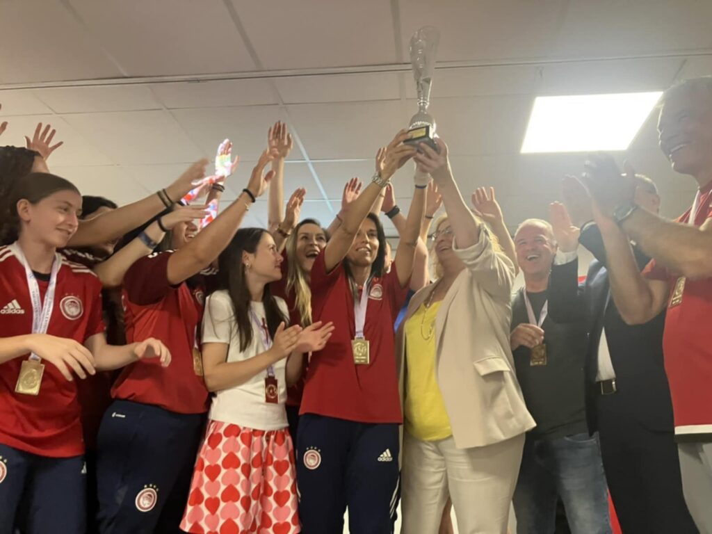 Εκδήλωση απονομής κυπέλλου για την άνοδο της ομάδας Ζωή – Σχολή Ολυμπιακού Πεντέλης στη Β’ Εθνική Κατηγορία