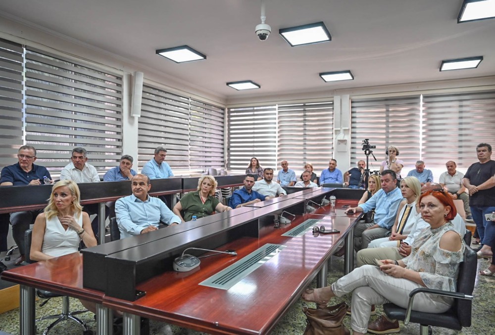 Νίκος Χαρδαλιάς από τον Ασπρόπυργο: «Δεν μπορούμε να δεχτούμε πλέον γειτονιές χωρίς βασικές υποδομές. Στηρίζουμε τις γειτονιές και τους συμπολίτες μας, που στη ζωή τους δεν έχουν βρει τίποτα εύκολο» 19 IMG-20250613-WA0061-1000x678