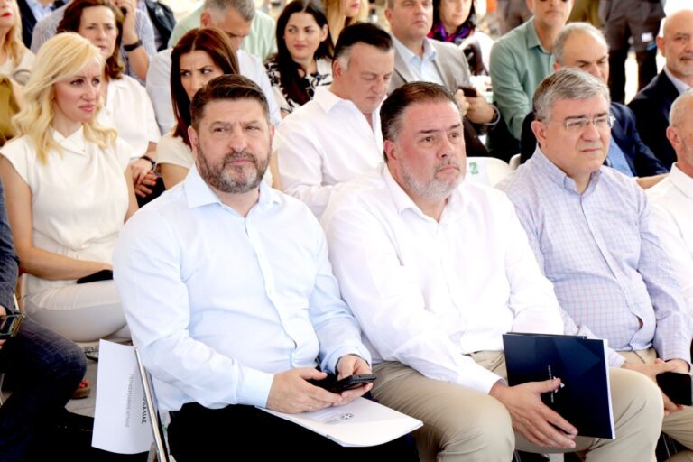 Νίκος Χαρδαλιάς: «Παραδίδουμε στους Δήμους της Αττικής 65 υπερσύγχρονα ηλεκτρικά απορριμματοφόρα για ένα καθαρότερο Λεκανοπέδιο»