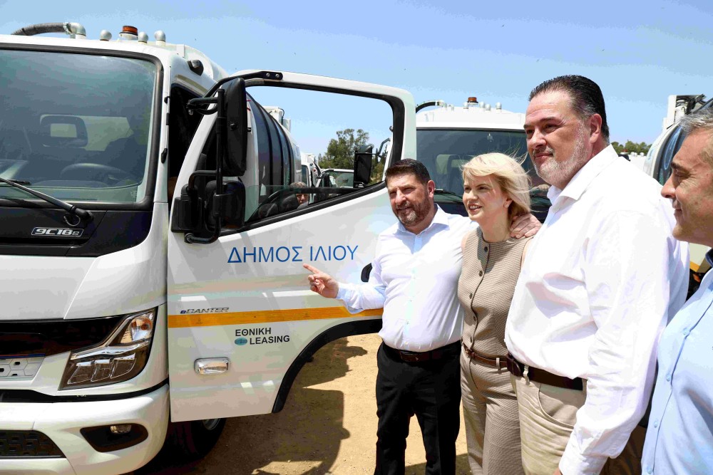 Νίκος Χαρδαλιάς: «Παραδίδουμε στους Δήμους της Αττικής 65 υπερσύγχρονα ηλεκτρικά απορριμματοφόρα για ένα καθαρότερο Λεκανοπέδιο» 57 NZ1A7627-1000x667