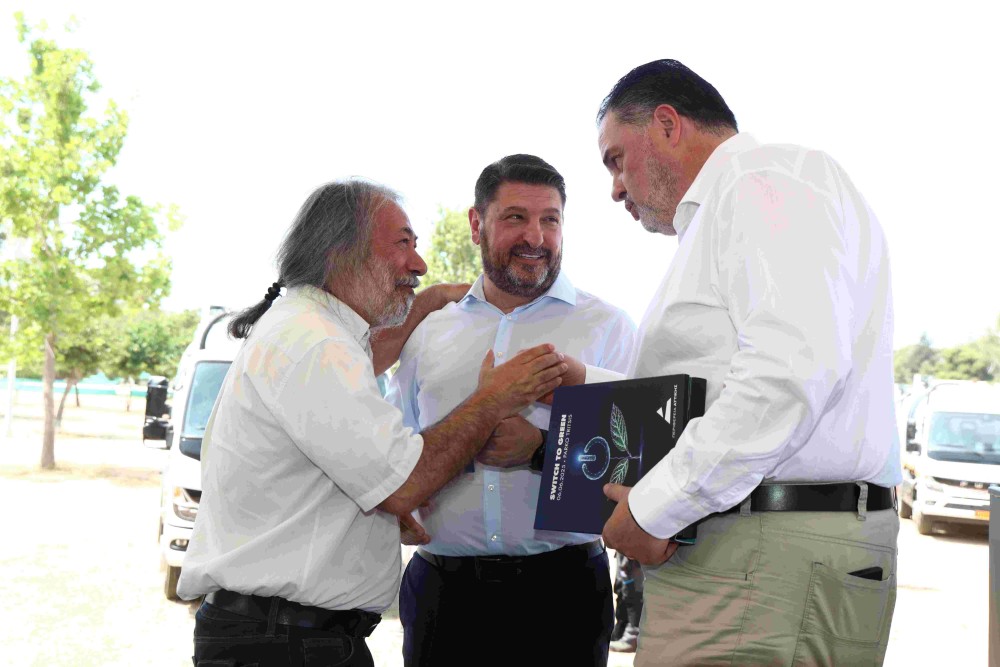 Νίκος Χαρδαλιάς: «Παραδίδουμε στους Δήμους της Αττικής 65 υπερσύγχρονα ηλεκτρικά απορριμματοφόρα για ένα καθαρότερο Λεκανοπέδιο» 61 NZ1A7431-1000x667