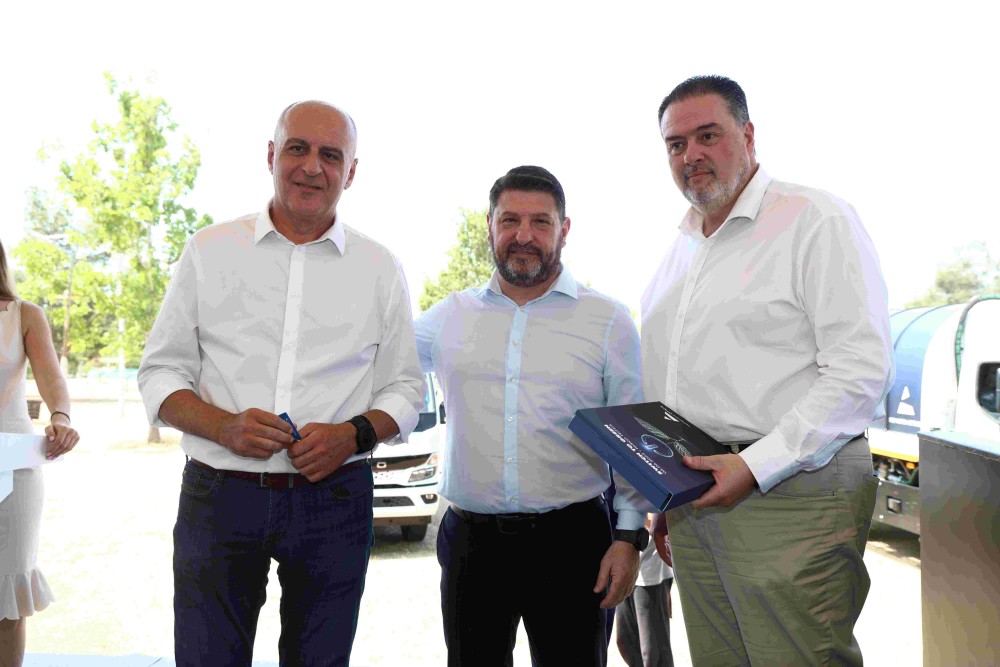 Νίκος Χαρδαλιάς: «Παραδίδουμε στους Δήμους της Αττικής 65 υπερσύγχρονα ηλεκτρικά απορριμματοφόρα για ένα καθαρότερο Λεκανοπέδιο» 62 NZ1A7398-1000x667