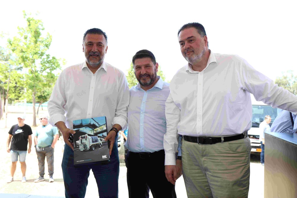Νίκος Χαρδαλιάς: «Παραδίδουμε στους Δήμους της Αττικής 65 υπερσύγχρονα ηλεκτρικά απορριμματοφόρα για ένα καθαρότερο Λεκανοπέδιο» 65 NZ1A7222-1000x667