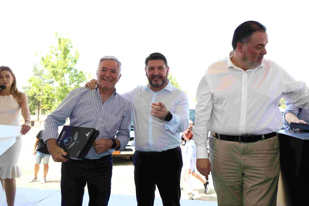 Νίκος Χαρδαλιάς: «Παραδίδουμε στους Δήμους της Αττικής 65 υπερσύγχρονα ηλεκτρικά απορριμματοφόρα για ένα καθαρότερο Λεκανοπέδιο» 66 NZ1A7183-1000x667