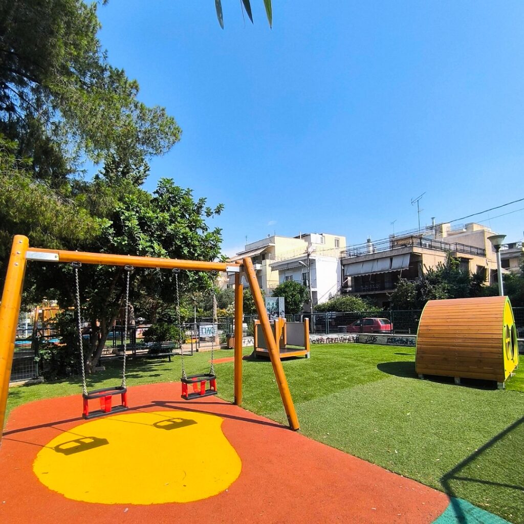 Παραδόθηκαν τρεις νέες παιδικές χαρές