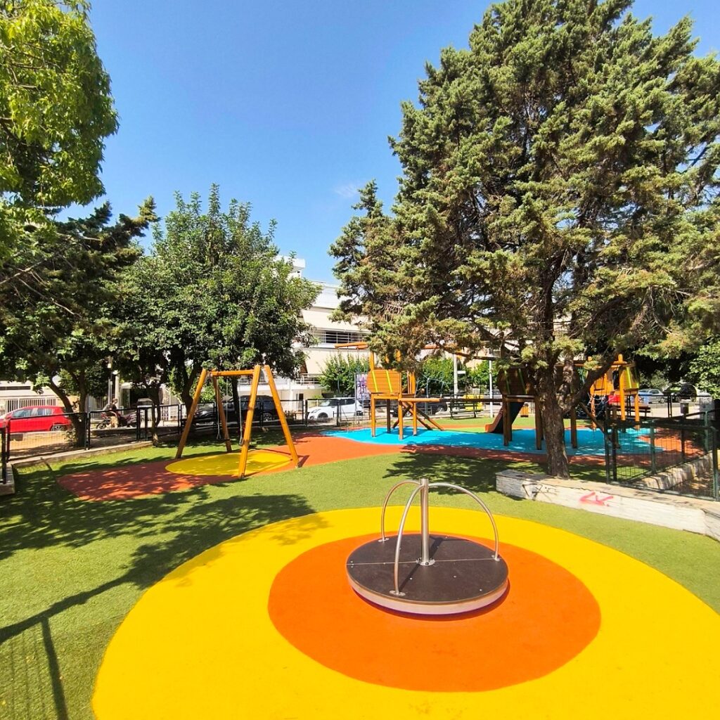 Παραδόθηκαν τρεις νέες παιδικές χαρές