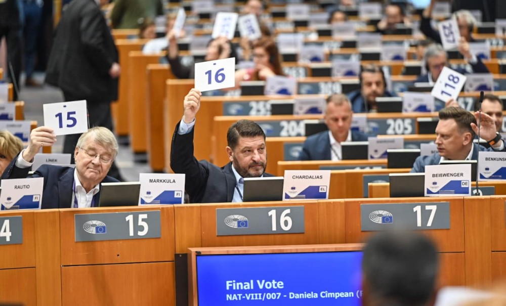 Νίκος Χαρδαλιάς από τις Βρυξέλλες: «Η φωνή της Αττικής πρέπει να ακούγεται καθαρά, δυνατά και με συνέπεια στην Ευρώπη» 21 photo-1-1000x605