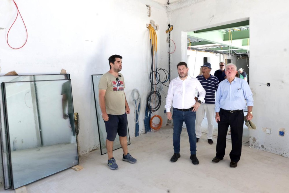 Νίκος Χαρδαλιάς από το Αγκίστρι: «Το νησί έχει δικαίωμα στο καθαρό πόσιμο νερό και σε επαρκείς υποδομές, είμαστε εδώ για να είμαστε χρήσιμοι» 19 13-1-1000x667