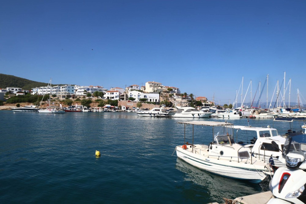 Νίκος Χαρδαλιάς από το Αγκίστρι: «Το νησί έχει δικαίωμα στο καθαρό πόσιμο νερό και σε επαρκείς υποδομές, είμαστε εδώ για να είμαστε χρήσιμοι» 27 4-1-1000x667