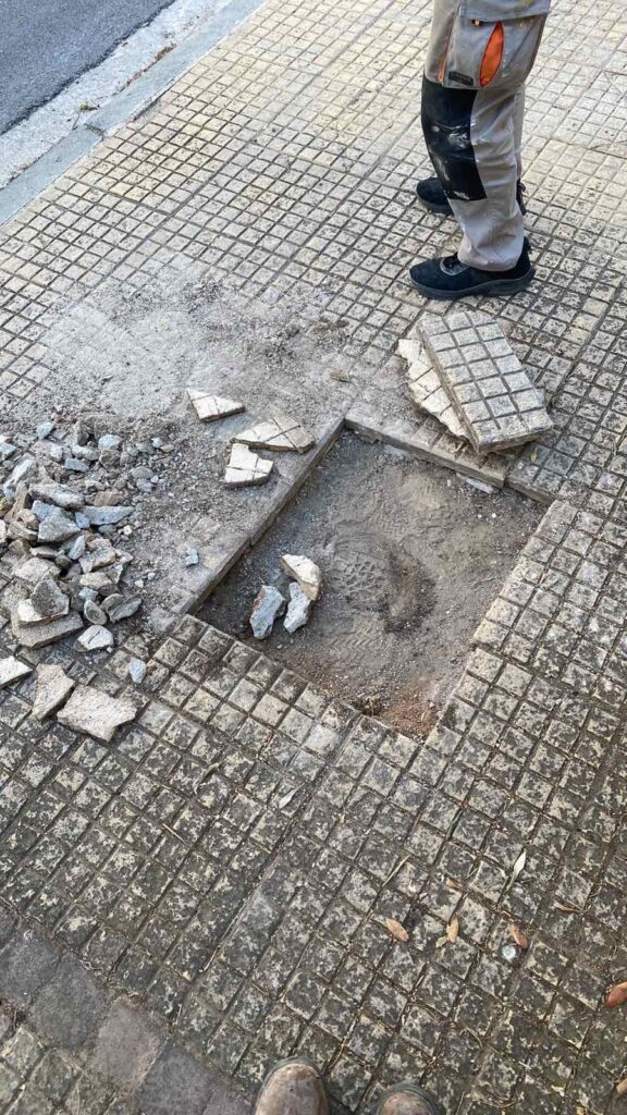 Επισκευή πεζοδρομίων στην οδό Πλαστήρα 29, στη Λυκόβρυση 8 Επισκευή πεζοδρομίων στην οδό Πλαστήρα 29, στη Λυκόβρυση