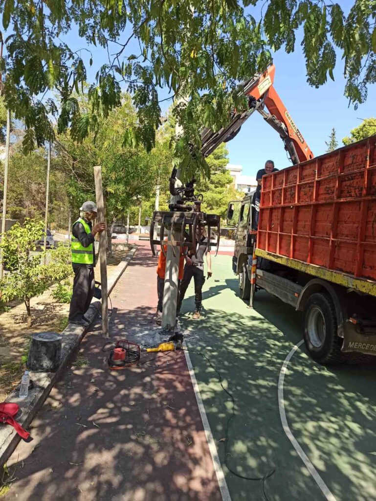 Εργασίες αφαίρεσης παλαιών κολονών από σχολεία 9 Εργασίες αφαίρεσης παλαιών κολονών από σχολεία