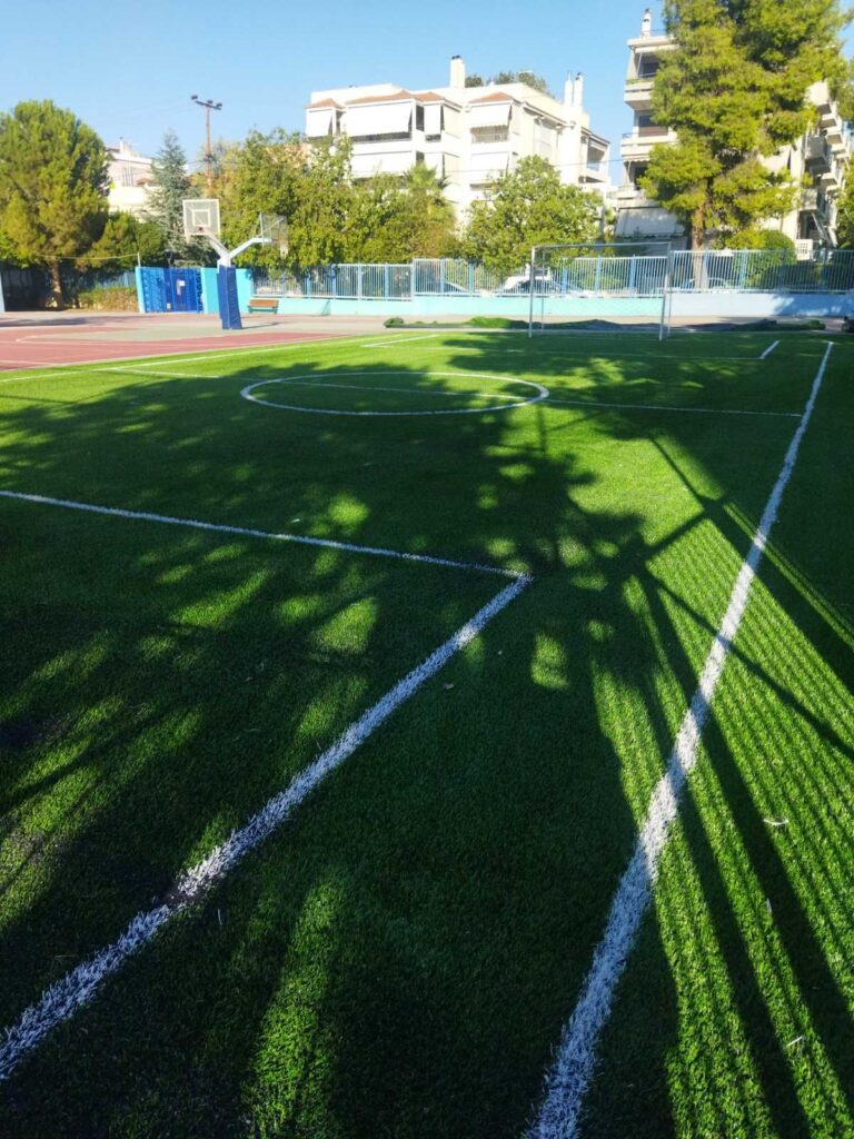 Νέο γήπεδο 5X5 στο 4ο Δημοτικό Σχολείο Πεύκης 4 Νέο γήπεδο 5X5 στο 4ο Δημοτικό Σχολείο Πεύκης